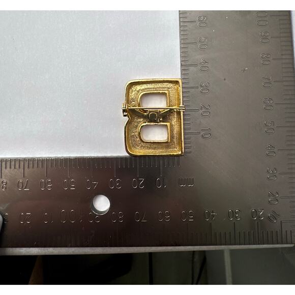 Vintage 80s Heavy Gold Tone Initial Letter B Brooch Pin Minimalist Modern - Picture 8 of 8